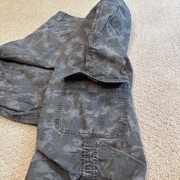 Nike ACG Pants Camo Cargo Capri Gray Ripstop Outdoors Athletic Camping Size 10 - Picture 9 of 12